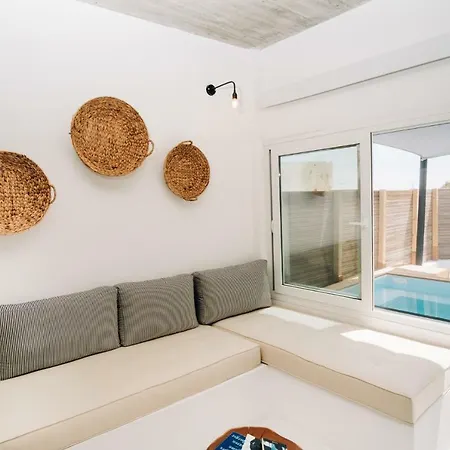 فندق Mesanto Luxury