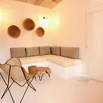 Mesanto Luxury 3* מגלוחורי