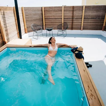 Отель Mesanto Luxury 3*