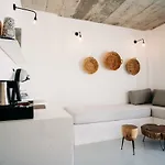 Hotel Mesanto Luxury Megalokori